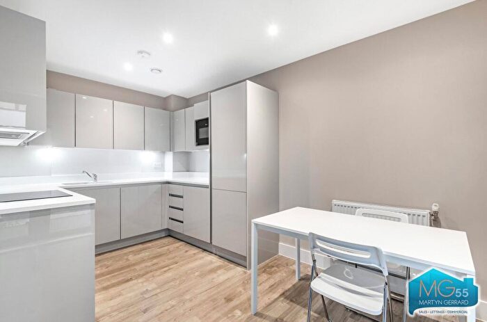 1 Bedroom Apartment To Rent In Nether Street, Finchley Central, London, N3