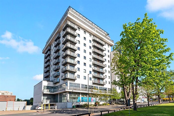 2 Bedroom Flat For Sale In Sutton Park Road, Sutton, SM1