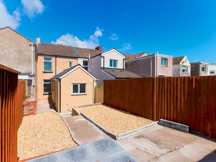 3 Bedroom Terraced House To Rent In Richardson Road, Sandfields, Swansea, SA1