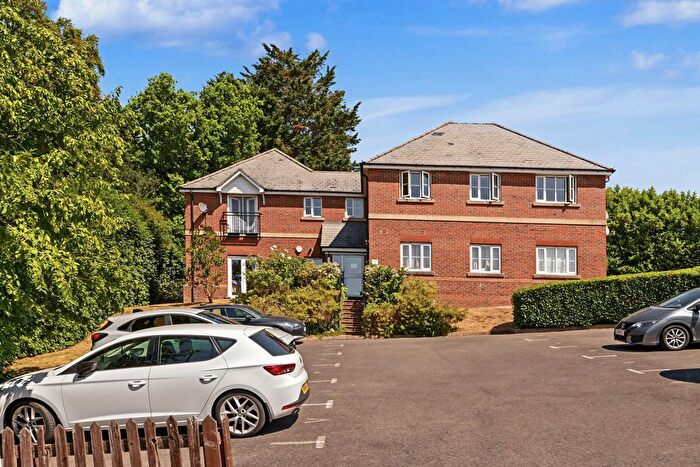 2 Bedroom Flat For Sale In Farriers Way, Chesham, HP5
