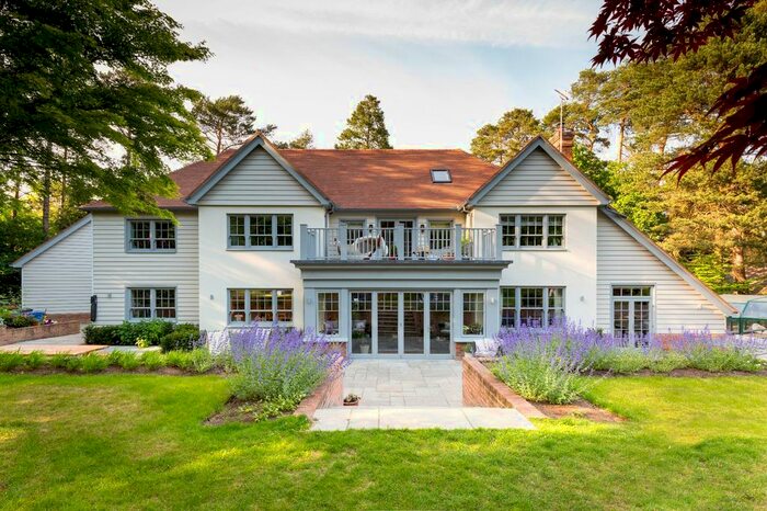 6 Bedroom Detached House To Rent In Elvetham Road, Fleet, GU51