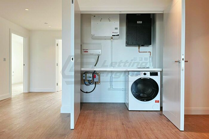 2 Bedroom Apartment To Rent In Oval Village, SE11