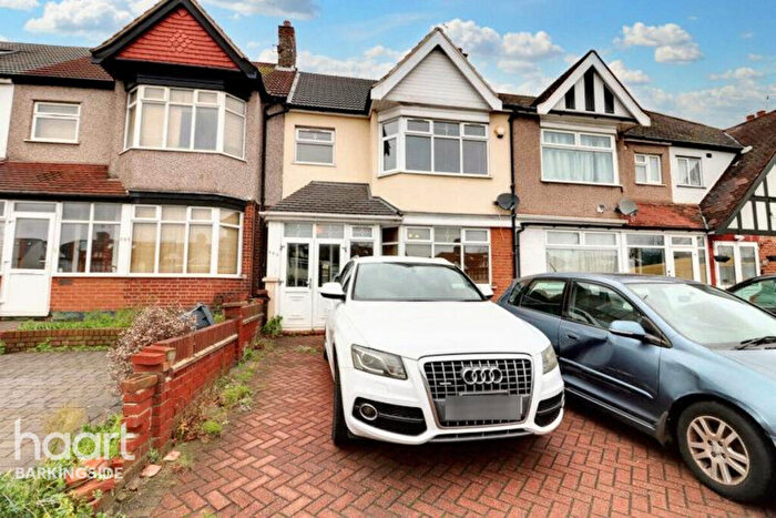 3 Bedroom Terraced House For Sale In Eastern Avenue, Newbury Park, IG2