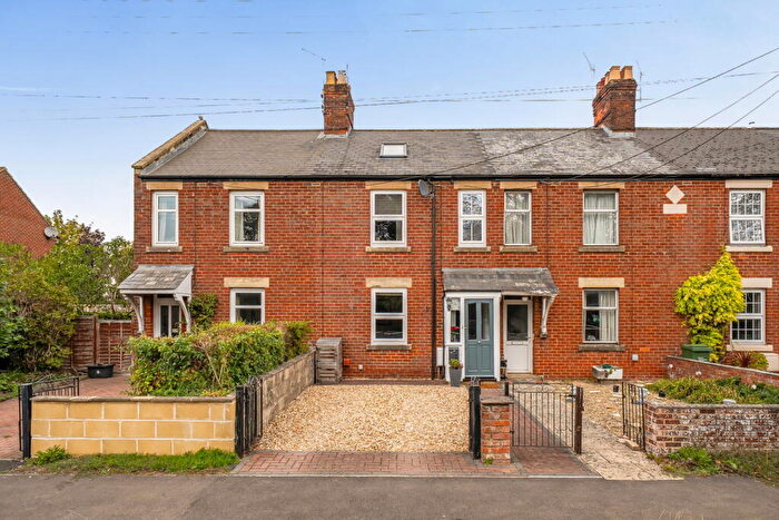 3 Bedroom Terraced House For Sale In Mount Pleasant, Chippenham, SN14