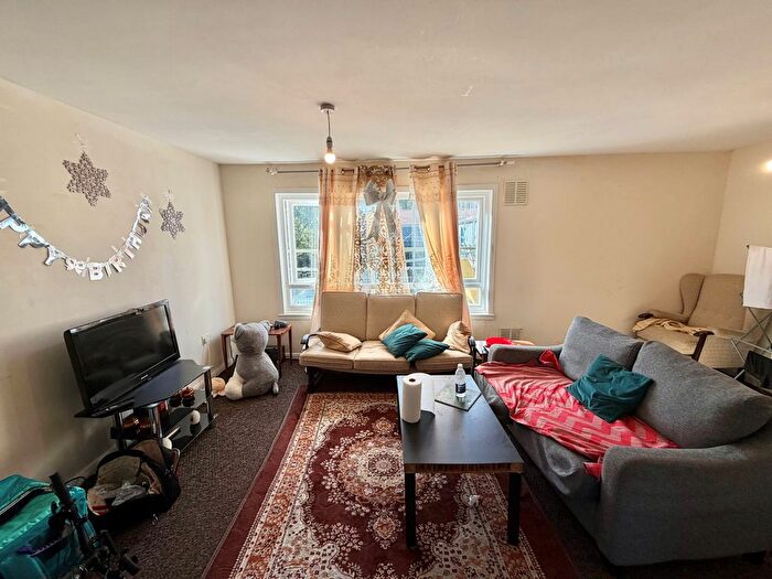 2 Bedroom Property To Rent In Wyton Close, Nottingham, NG5