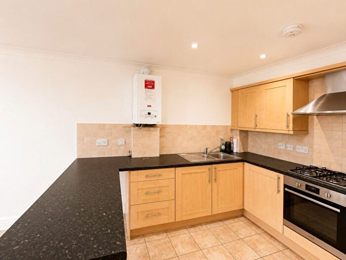 1 Bedroom Flat For Sale In White Hart Court, High Street, Cheshunt, Waltham Cross, EN8