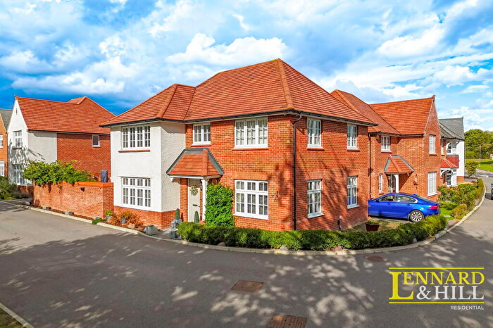 4 Bedroom Detached House For Sale In Dixon Link, Langdon Hills, SS16