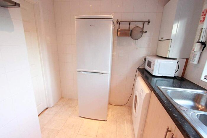 2 Bedroom Flat To Rent In Rectory Road, London, N16