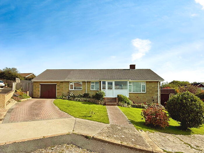 3 Bedroom Detached House For Sale In Buckbury Close, Newport, PO30