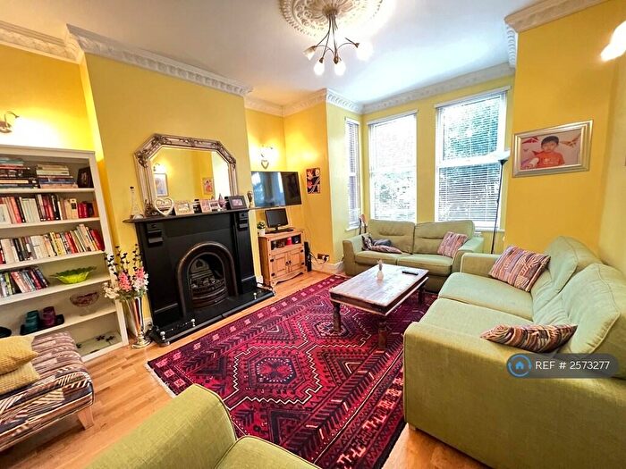 4 Bedroom Terraced House To Rent In London, London, N11