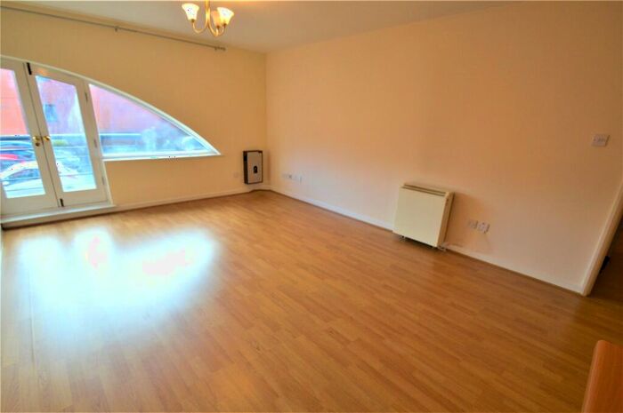 1 Bedroom Flat To Rent In Farthing Court, Graham Street, Birmingham, West Midlands, B1