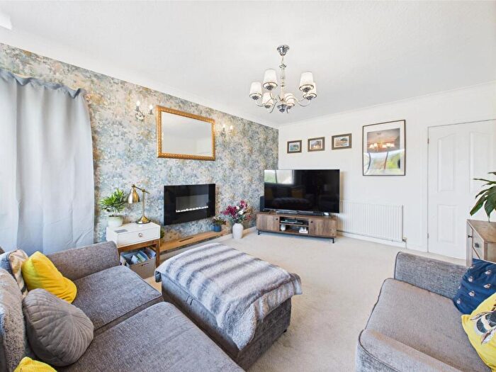 4 Bedroom Detached House For Sale In Grange Park Road, Bingley, BD16