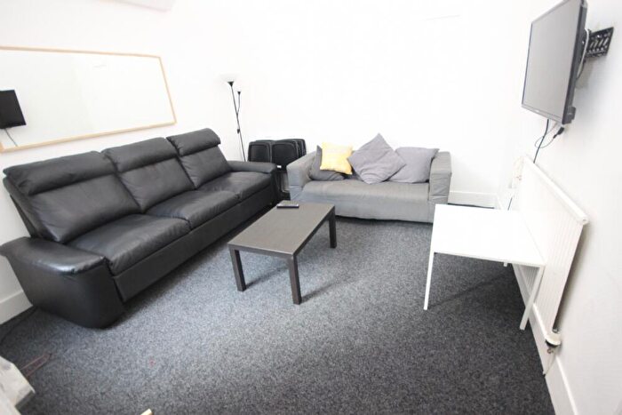 7 Bedroom Terraced House To Rent In Langdale Road, L15