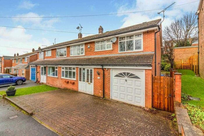 4 Bedroom Semi-Detached House To Rent In Hallamshire Drive, Sheffield, S10