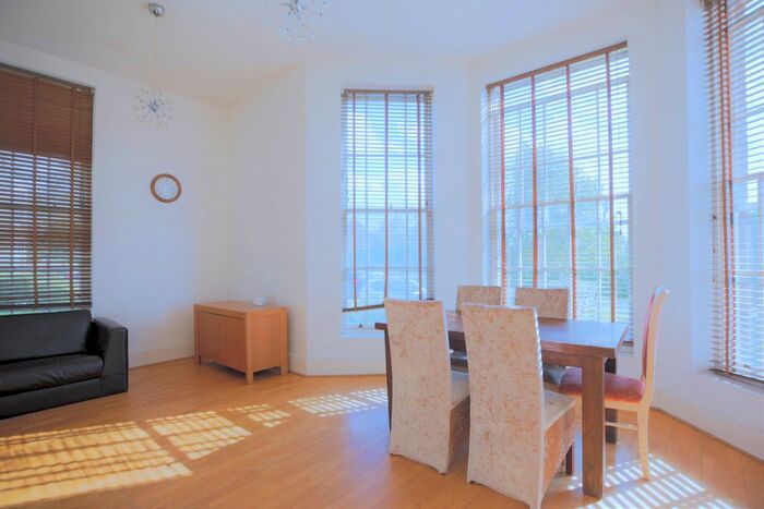 3 Bedroom Flat To Rent In Princess Park Manor, Royal Drive, London, N11