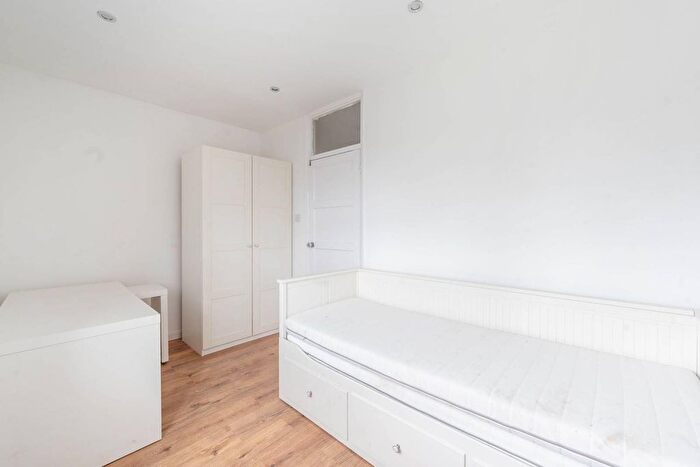 3 Bedroom Flat To Rent In Imperial Drive, Harrow, HA2