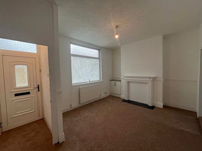 2 Bedroom End Of Terrace House To Rent In George Street, Shildon, DL4