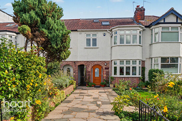 4 Bedroom Terraced House For Sale In Willow Road, Enfield, EN1