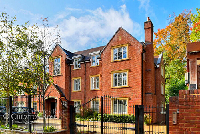 2 Bedroom Apartment For Sale In Wells Lane, Ascot, SL5