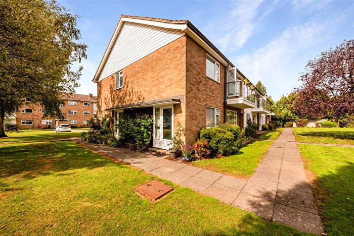 2 Bedroom Maisonette For Sale In Floral Court, Ashtead, KT21