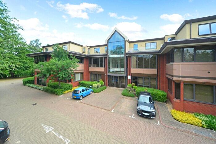 1 Bedroom Apartment For Sale In Catteshall Lane, Godalming, Surrey, GU7