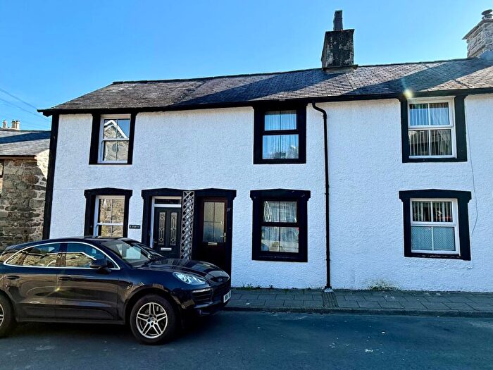 1 Bedroom Terraced House For Sale In Meyrick Square, Dolgellau, LL40