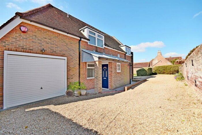 4 Bedroom Detached House To Rent In Tower Street, Emsworth, PO10