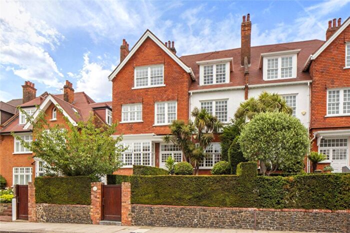 4 Bedroom Apartment To Rent In Bracknell Gardens, London, NW3