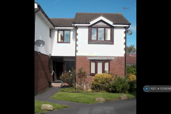 2 Bedroom Maisonette To Rent In Mooreview Court, Blackpool, FY4