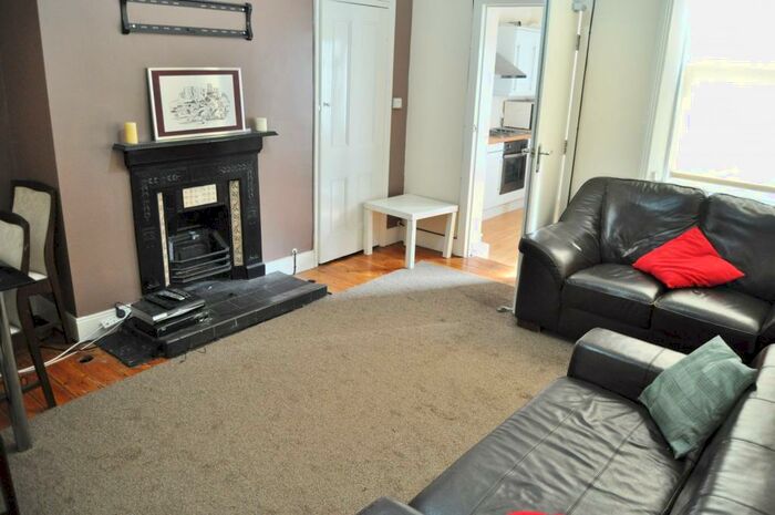 3 Bedroom Flat To Rent In Shortridge Terrace, Jesmond, Newcastle Upon Tyne, NE2