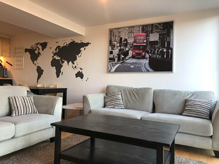 2 Bedroom Flat To Rent In The Avenue, Leeds, West Yorkshire, Uk, LS9