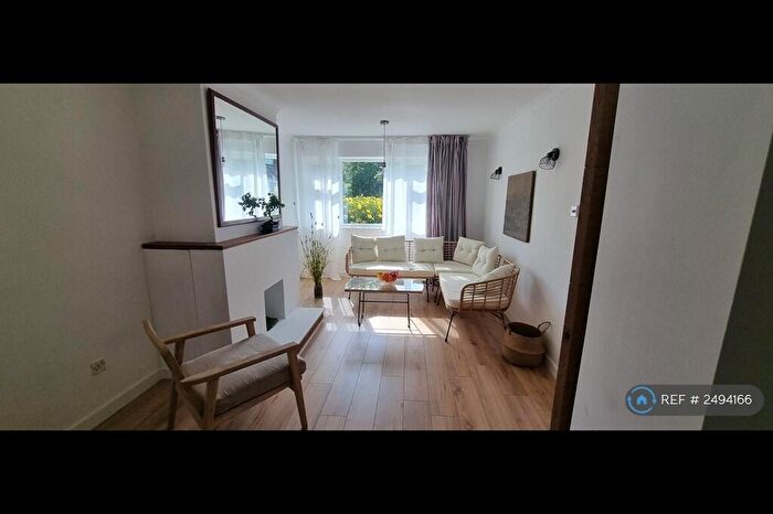3 Bedroom Terraced House To Rent In Thorneley Road, Newbury, RG20