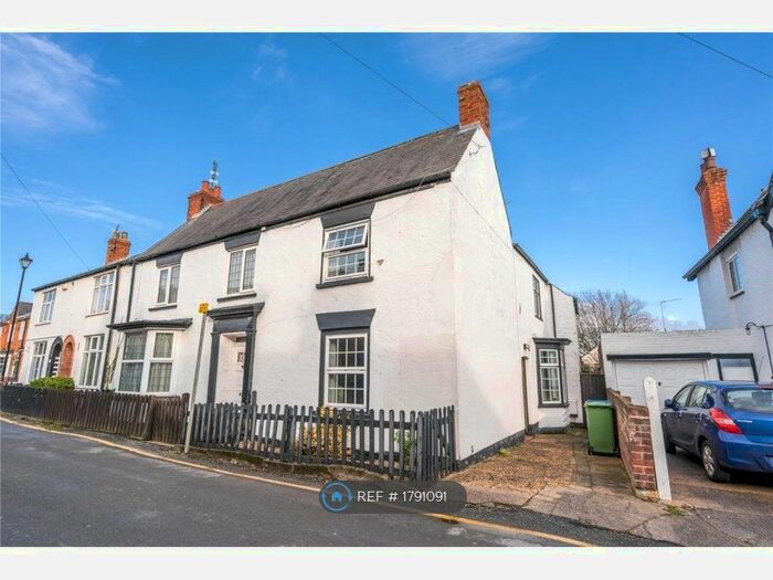 3 Bedroom Semi-Detached House To Rent In Pinfold Lane, Grimsby, DN33