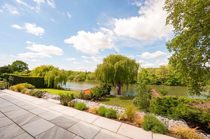 4 Bedroom Detached House For Sale In Pelhams Walk, Esher, KT10