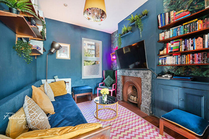 3 Bedroom Terraced House For Sale In Abbott Road, London, E14