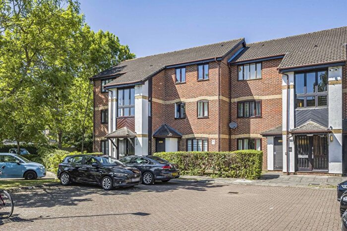 1 Bedroom Flat To Rent In Pennyroyal Court, Reading, RG1