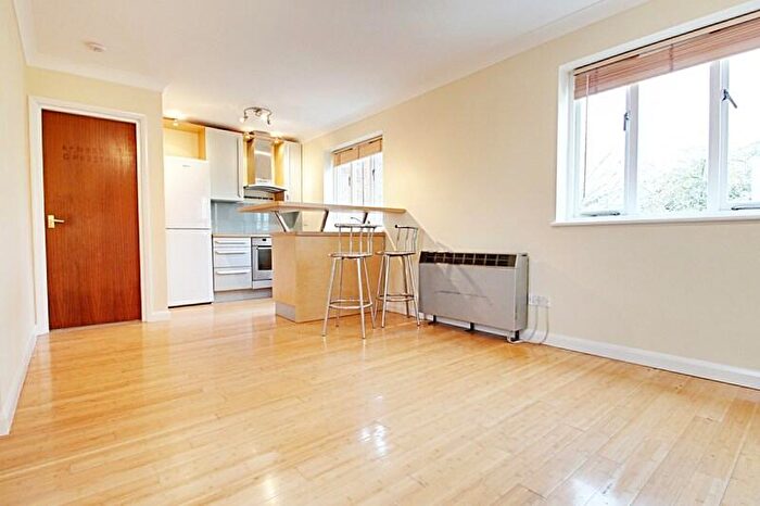 1 Bedroom Maisonette To Rent In Donkey Lane, Enfield, Middlesex, EN1