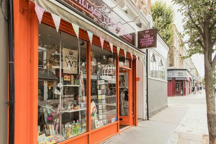 2 Bedroom Flat To Rent In East Acton Lane, London, W3