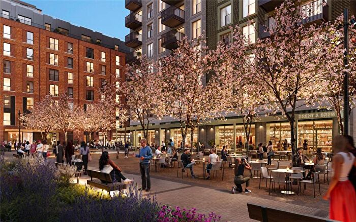 3 Bedroom Apartment To Rent In Merchant Street, London, NW2