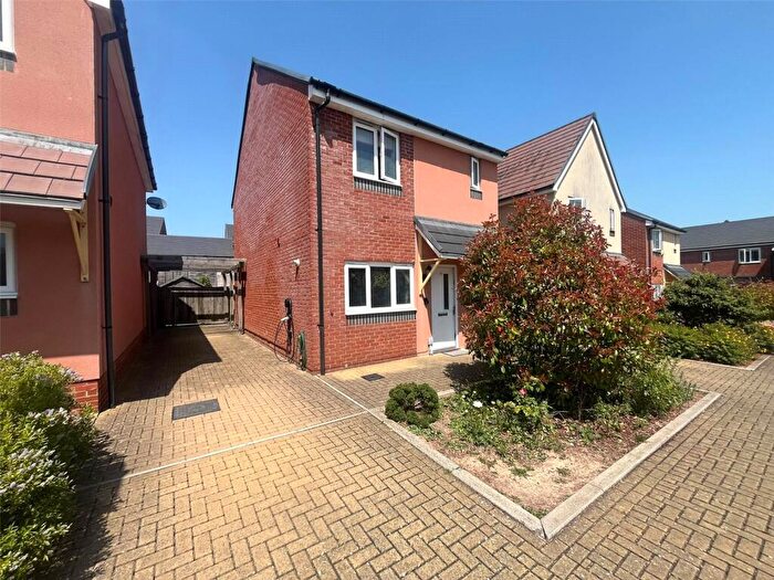 3 Bedroom Detached House For Sale In Wolfson Drive, Basingstoke, Hampshire, RG24