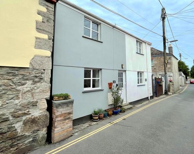 Houses for sale & to rent in TR9 6AD, Retreat Court, St Columb Major St