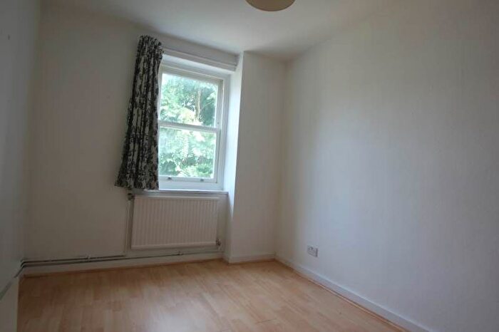 2 Bedroom Flat To Rent In Avenal Mansions, Highbury And Islington, N5