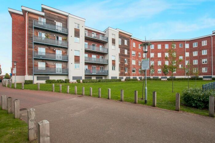 2 Bedroom Flat To Rent In Kingsquarter, Maidenhead, SL6