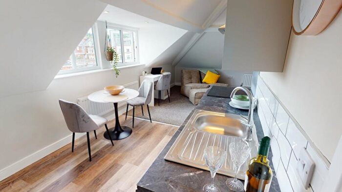 1 Bedroom Flat To Rent In Whiteladies Road, Clifton, Bristol, BS8