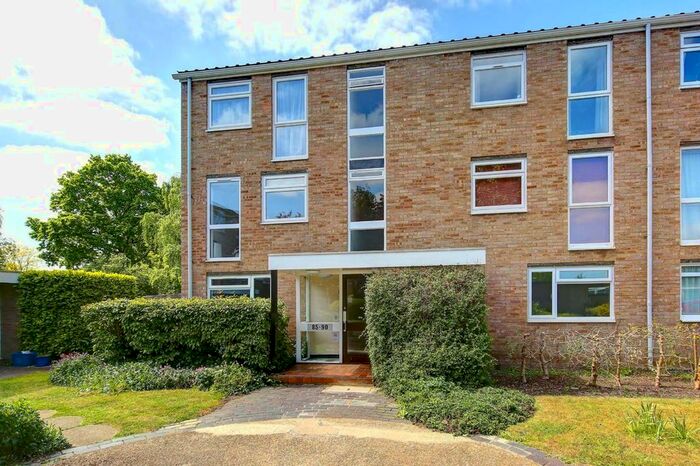 1 Bedroom Flat To Rent In Harrowdene Gardens, Teddington, TW11