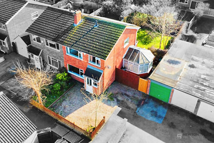 3 Bedroom Semi Detached House For Sale In Squires Ride, East Goscote, LE7