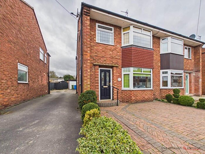 3 Bedroom Semi-Detached House For Sale In The Paddock, Beverley, HU17