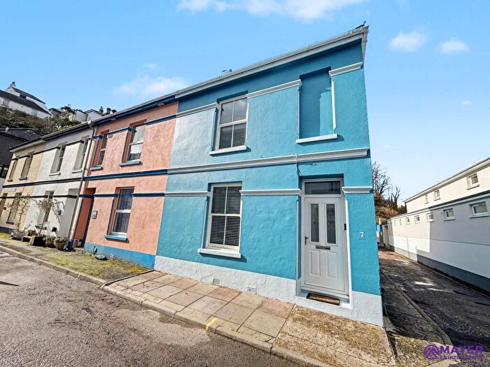 2 Bedroom End Of Terrace House For Sale In Clovelly View, Turnchapel, PL9