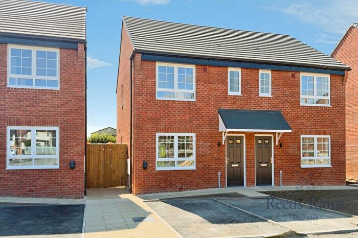 3 Bedroom Semi-detached House To Rent In Wauds Way, Osgodby, Selby, North Yorkshire, YO8