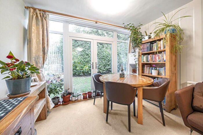 2 Bedroom Flat For Sale In Inglemere Road, Forest Hill, SE23